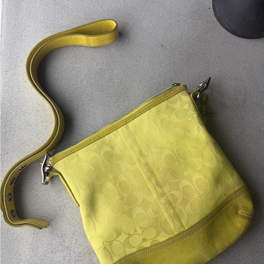 Coach Yellow Green Signature Shoulder Bag - Picture 14 of 16